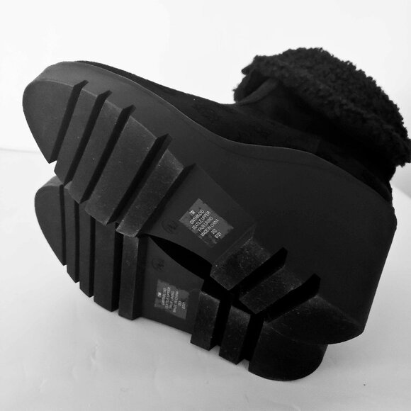 Women's Guess Tabloid Black Logo Wedge Bootie 7.5M NWOT - Picture 6 of 8